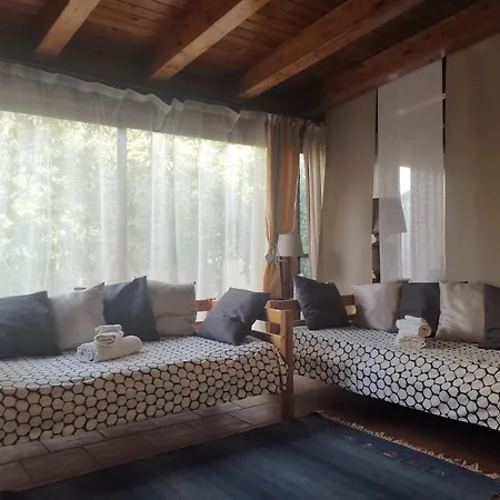 Etna Rose Country house